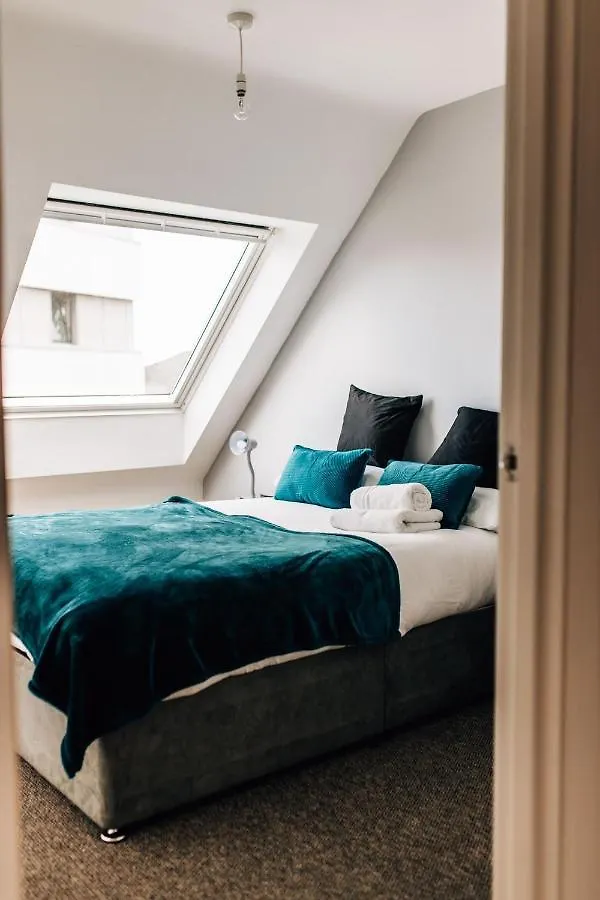 Short Stays Away 200 0*, Newcastle upon Tyne Velká Británie