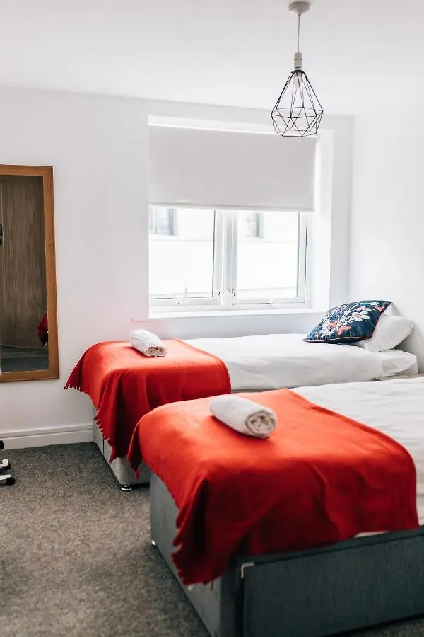 Short Stays Away 200 Velká Británie