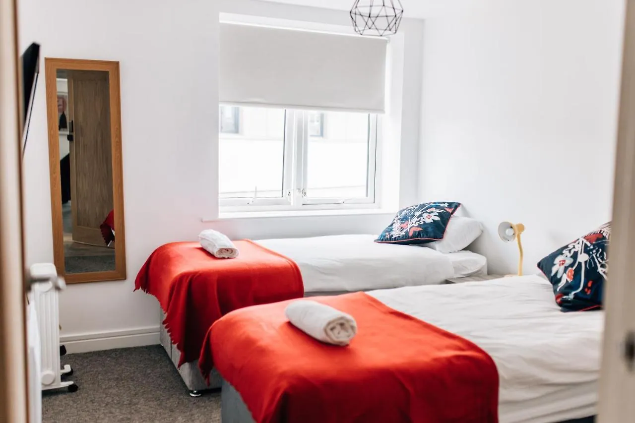 Short Stays Away 200 Velká Británie